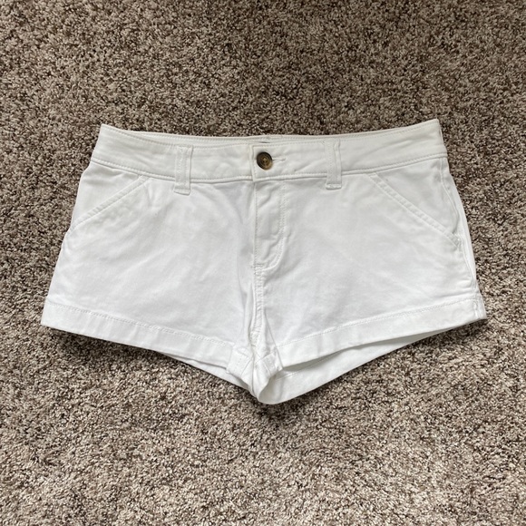 Hollister Pants - White Hollister low rise shorts